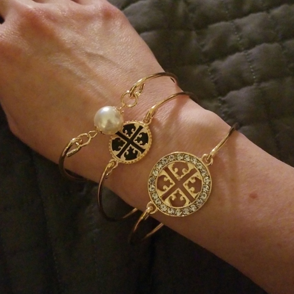Gold bracelet set